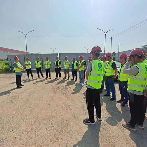 市政中心召开现场安全会