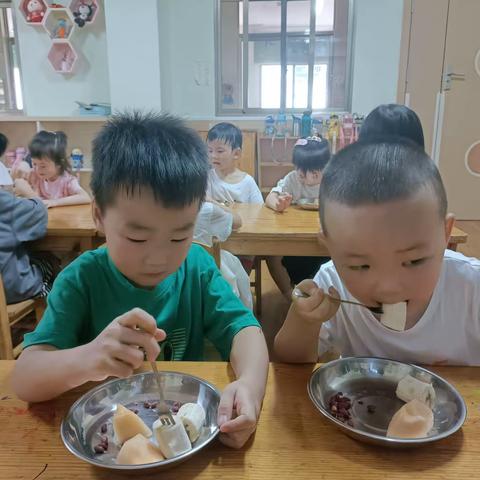 苗苗幼儿园2023年暑假托管班——美食分享(8月1日)