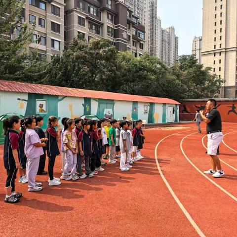 唐山博杰学校 一年级高尔夫选修课 一2班🏌