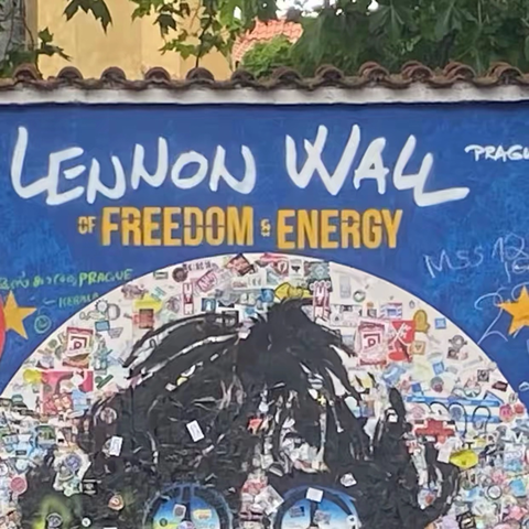 《想象Imagine》和列侬墙