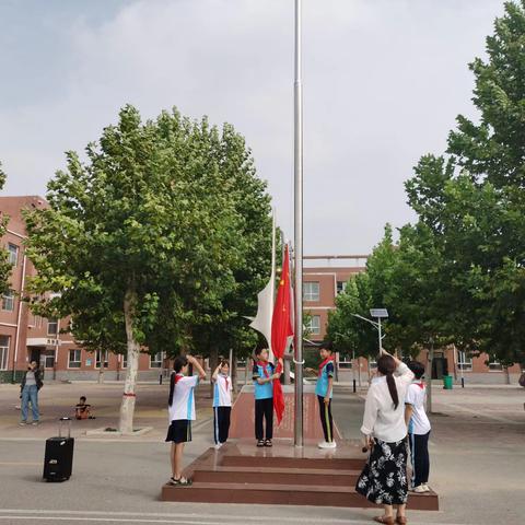 【师恩似海    引路繁星】——元固小学第二周升国旗仪式