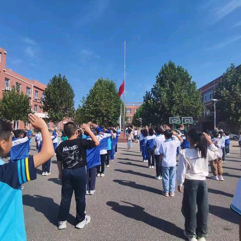 “一规一矩有章法，一言一行好习惯”——元固小学主题升旗仪式