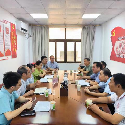 昌江县政协副主席叶华杰赴县资规局开展民主监督调研