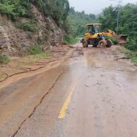 全力以赴做好强降雨天气防汛保畅工作