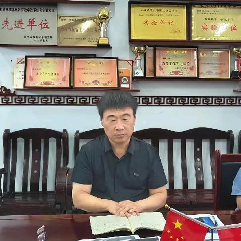 精准分析明方向 凝心聚力战中考——里坦二中九年级二模质量分析会