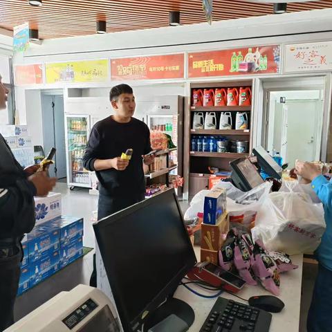 伊犁销售公司特昭片区: 马秀丽 加油站的一抹亮色
