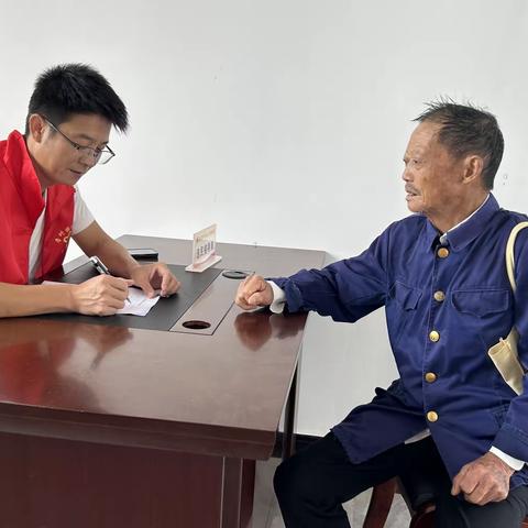 “零距离”接待选民 人大代表传递民情民意