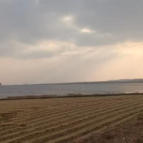 “秸禁”全力    防患“未燃”