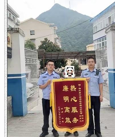 佛坪县公安局巡特警大队：民警救助醉酒游客，化险为夷保平安