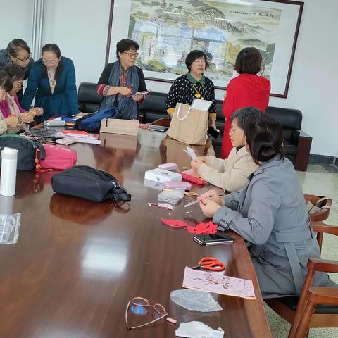 女子书画院剪纸部