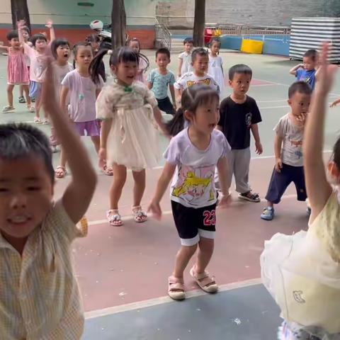 博雅幼儿园中班级第七周暑假活动