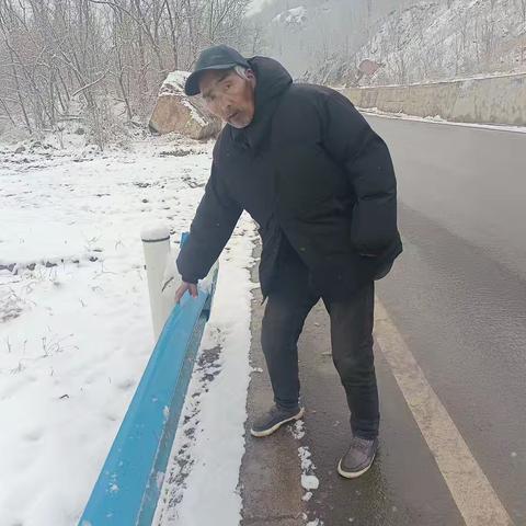 雪天紧急救援暖人心❤️ 党员先锋本色显担当