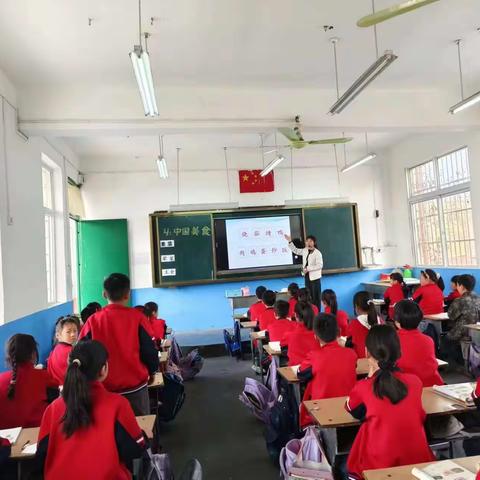 品中国美食，悟中国文化——记丁集小学语文公开课活动