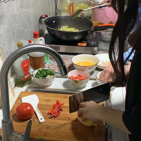 我和小姐妹做饭日常