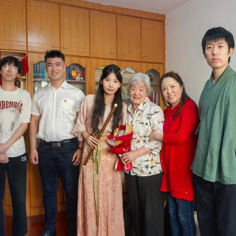 忠诚担当心向党 ﻿砥砺奋进迎七一