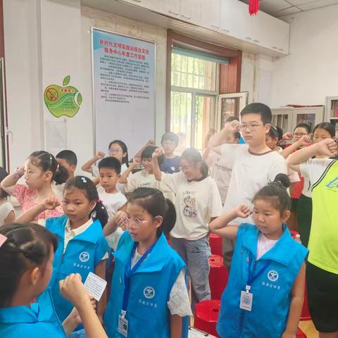 禁毒宣传进社区 平安暑假不“毒”行