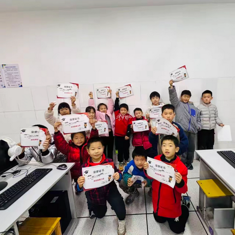拖出思维，搭出创意：岳麓一小scratch编程基础班收官啦！