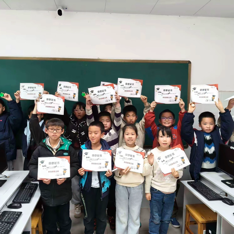 Hello, World! 你好，未来！：育才三小C++社团完美收官！
