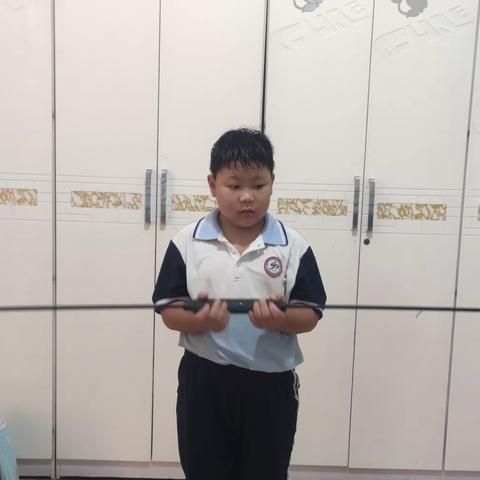 永安街小学一年级二班运动小达人董明泽