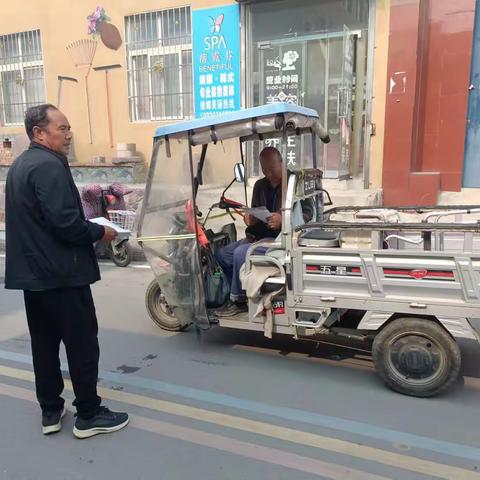 油坊堤村加大宣传，加强巡逻，保路护路