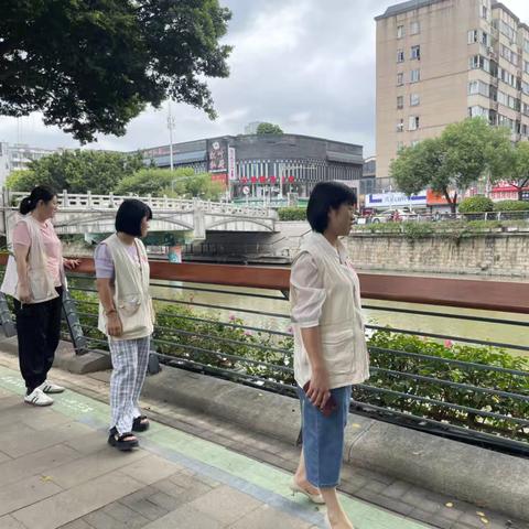 东大社区开展巡河活动