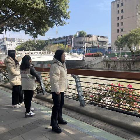 东大社区开展巡河活动