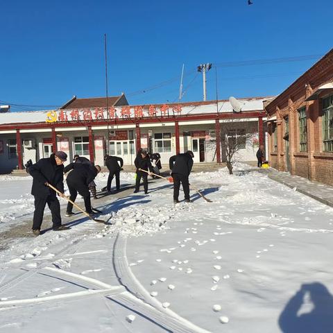 网格清雪暖人心 为民扫出平安路