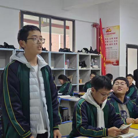 班级辩论赛：铭记历史的辉煌与苦难