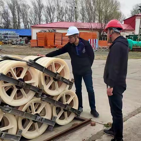 公司执行董事、党委书记齐鸣 到机具设备分公司基地指导工作并慰问一线员工