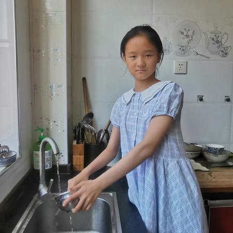 城关二小五年级八班雷喻冰假期实践