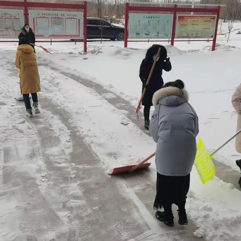 清积雪，暖人心