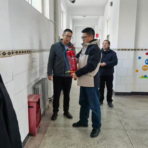 督查各级各类学校校园安全及膳食经费管理专项整治