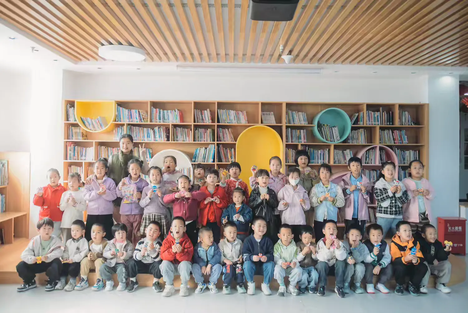简篇-【高陵文旅】 阅读小精灵乐园——《伸个不停的树枝》绘本故事分享会
