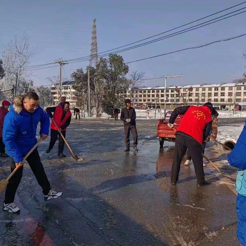 岗上积镇人大：破冰除雪保交通  送资慰问暖人心