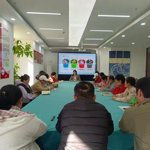 长江路街道玉地山路社区：志愿者进社区宣讲，垃圾分类知识入人心