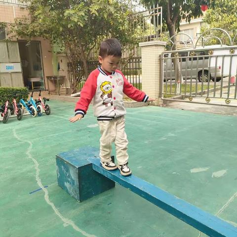 灏景园幼儿园小B班梁景尊小朋友成长记录