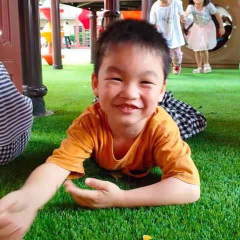 灏景园幼儿园小B班肖子铭小朋友成长记录