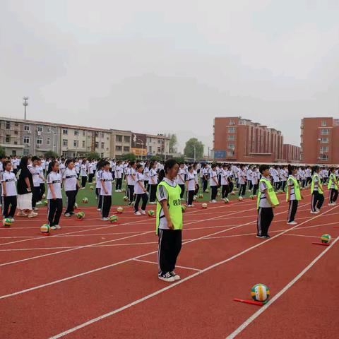 阳光大课间  活力满校园 ——宜州实验中学西校区