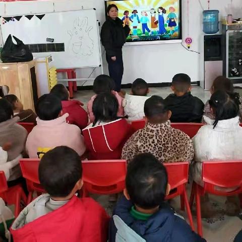 寨乐镇新寨幼儿园“三八”妇女节主题教育活动