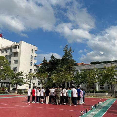 以军训之名，展青春风采 ——福州城门中学  高一军训进行时