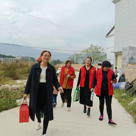 开展“关爱留守儿童 情暖空巢老人”志愿服务活动