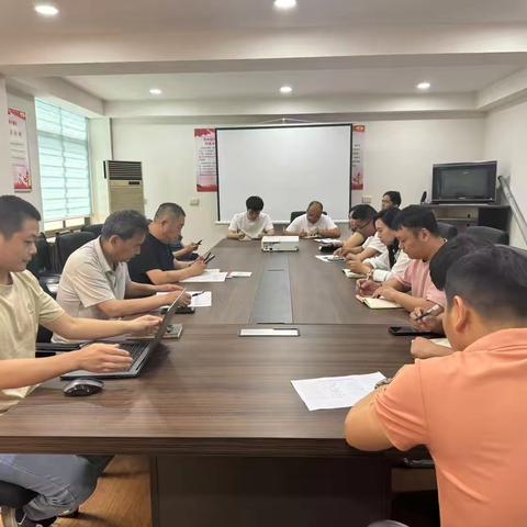 运输中心组织危运企业召开安全例会