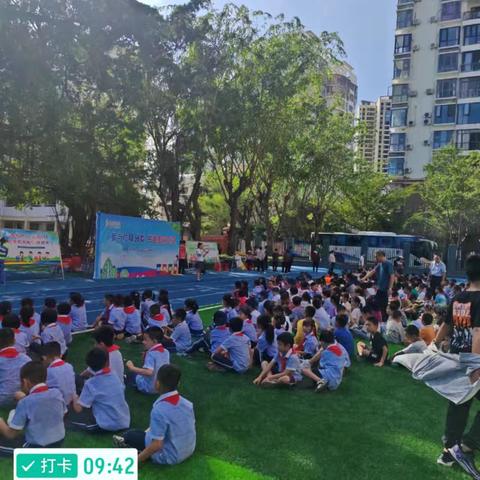 吉阳区环卫所开展“参与垃圾分类 共建美丽三亚”垃圾分类主题宣传活动—走进三亚市第二小学