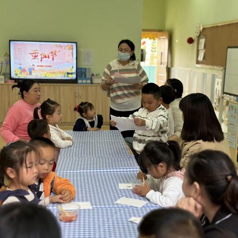 童心敬老  爱在重阳——硕铁幼儿园重阳节亲子活动