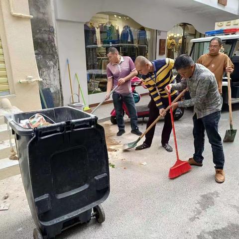 中山社区开展创文巩卫环境卫生整治宣传巡逻整改工作