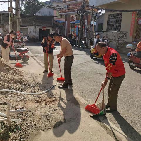 中山社区开展创文巩卫环境卫生整治宣传巡逻整改工作