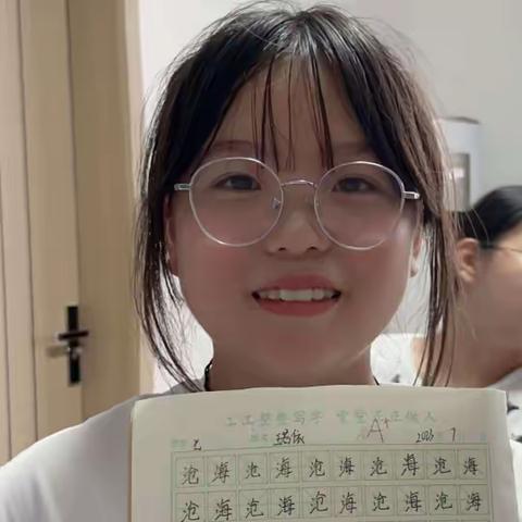 七彩假期     你我同行     让练字成为一种习惯一一肥乡区明德小学（第四实验小学）