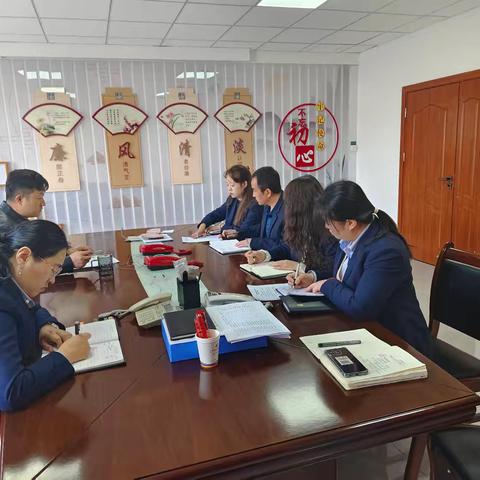 邮储银行格尔木市支行积极开展“知底线·守规矩”合规宣传活动