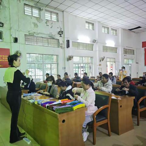 海南就业驿站：“巧手”点亮就业路，海口石山驿站为残疾人送上帮扶"加油站