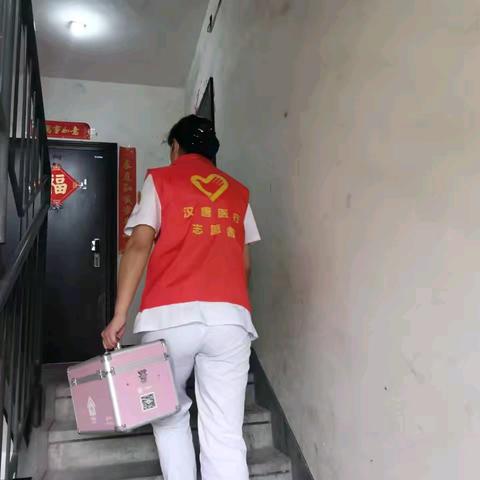 《三年风雨无阻 她用脚步丈量社区温度》——记渭滨区经二路社区卫生服务中心护士长邓凡